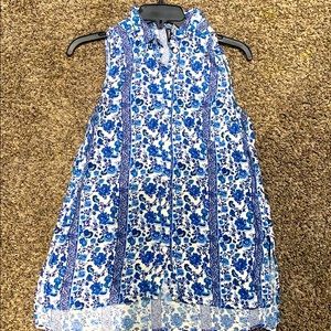 Sleeveless shirt